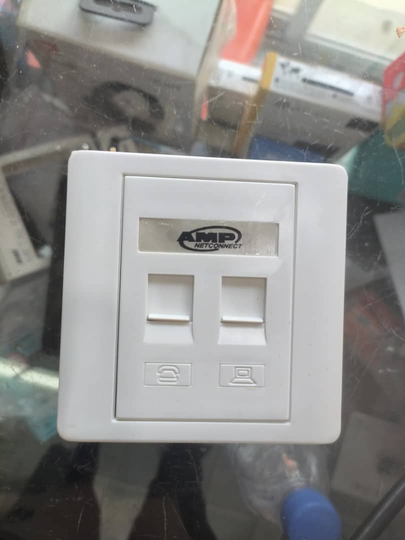 Prise murale réseau RJ45  à 2 Ports
