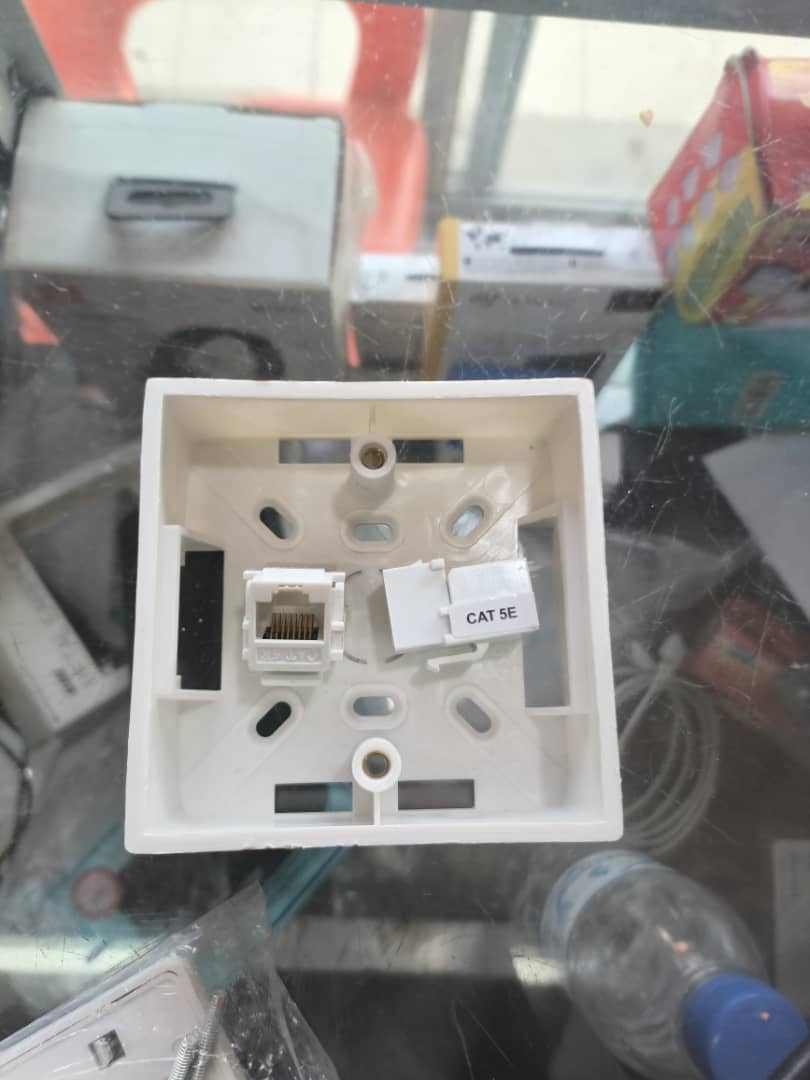 Prise murale réseau RJ45  à 2 Ports